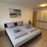 Apartment Sorgenfrei In ! - Im Eg Mit Privatparkplatz&balkon Coburg